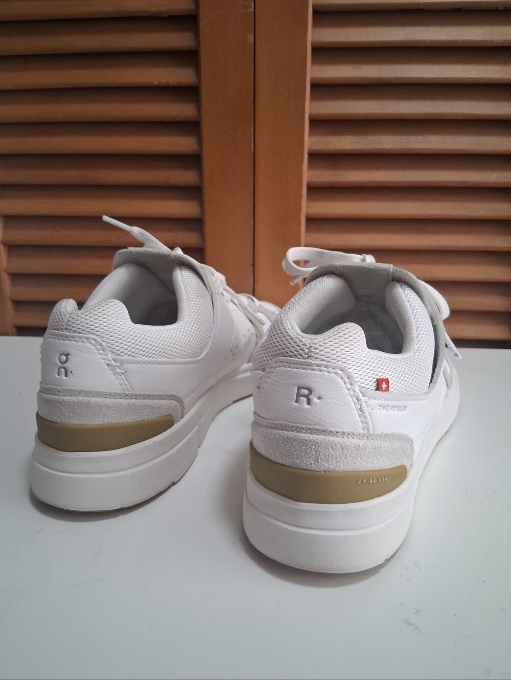 On The Roger Clubhouse White Sand Women's Sneaker * Size: 10.5 - Picture 5 of 8